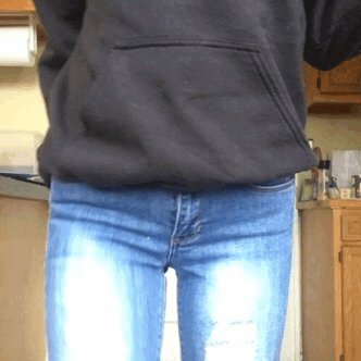 Ebony jeans wetting