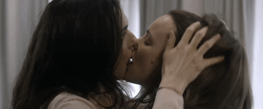 Budweiser reccomend megan amanda seyfried lesbian kiss slow