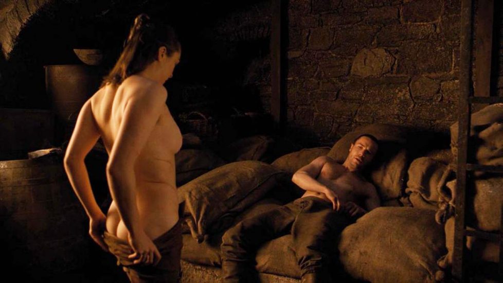 Arya Stark nude in Game of Thrones S8E2 p.
