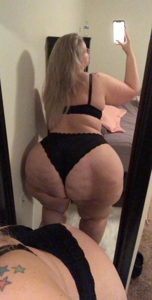 Moonshot reccomend russian twerk teacher shaking pawg ass perfectly in pants.