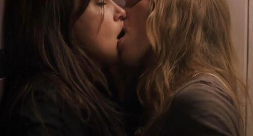 Katie cassidy lesbian kisses melrose place