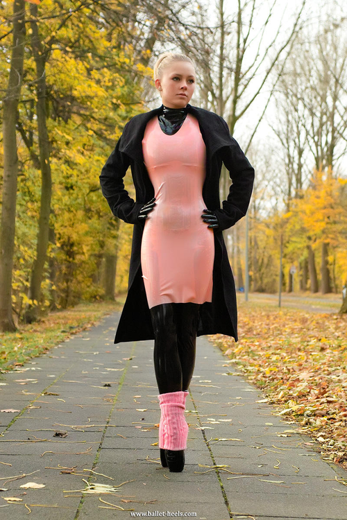 Thunderhead reccomend sexy redhead latex catsuit balletboots walking
