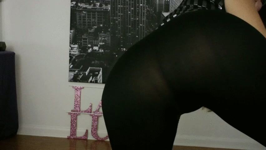 Took tight leggings showed pussy