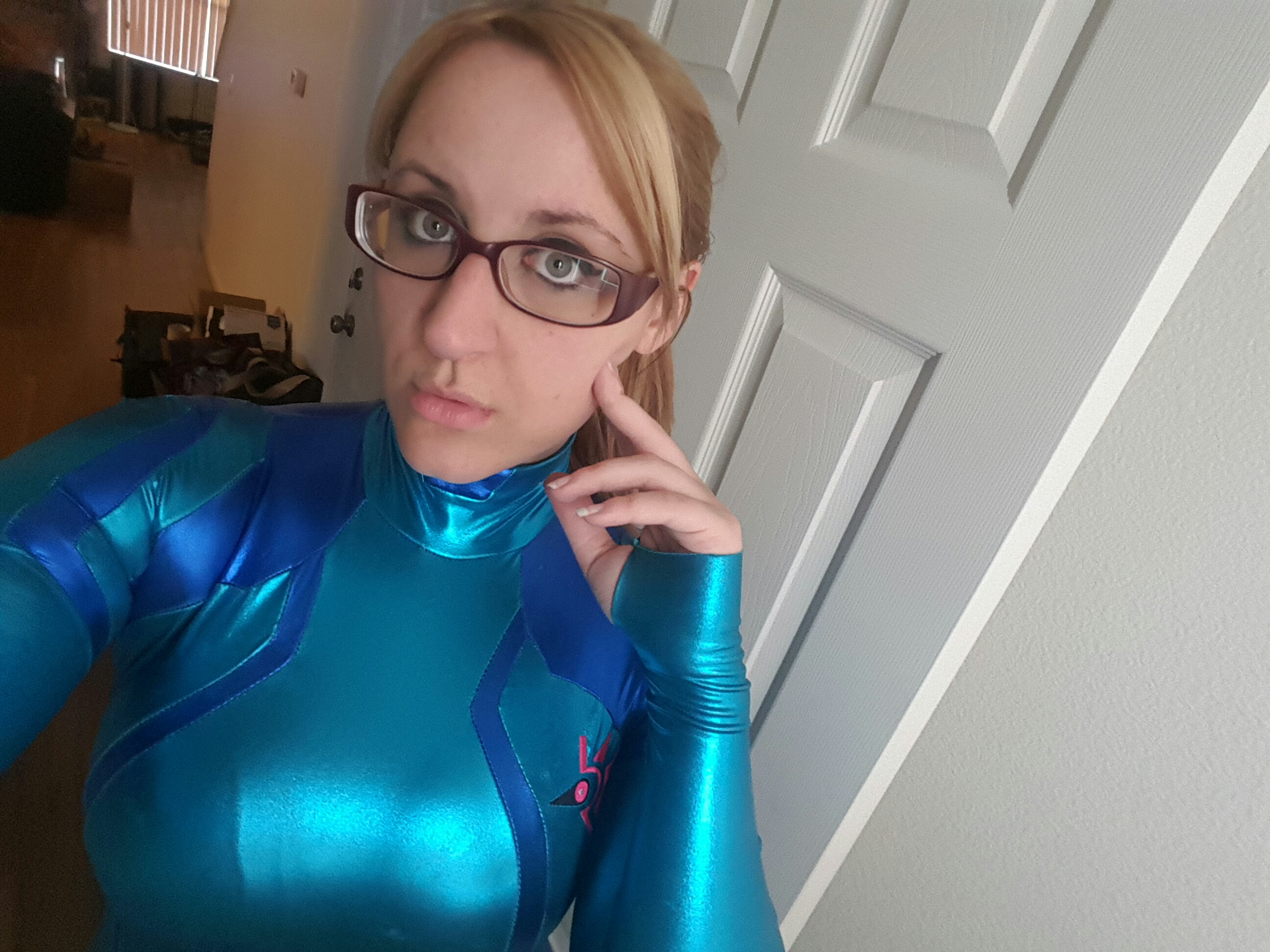 Zero suit samus cosplay